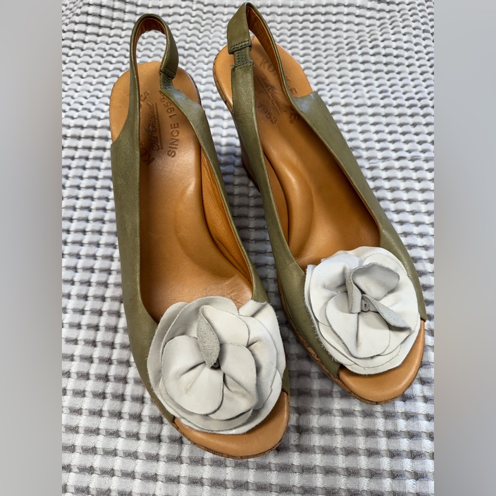 Kork-Ease Olive Green Slingback Wedges with Cream Flower Appliqués